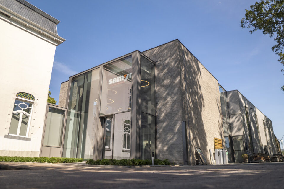 Dsc00404 Auto | Toonzaal Bouwmaterialen Samyn